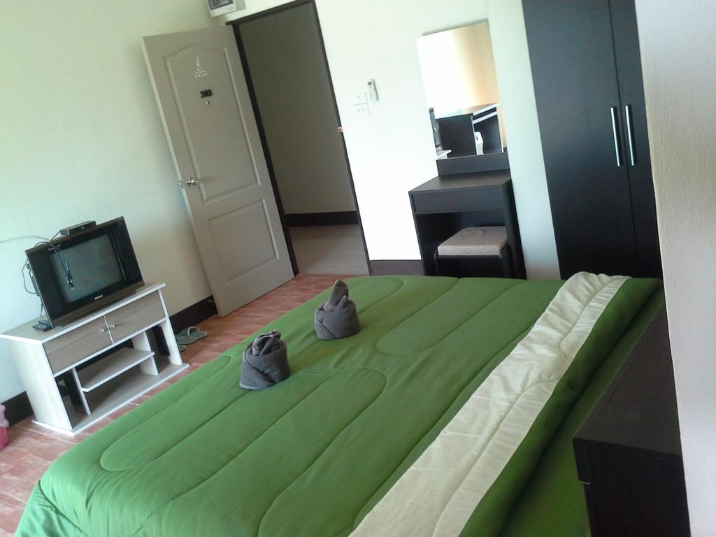 Bansappoori Aparthotel Lamphun Bagian luar foto