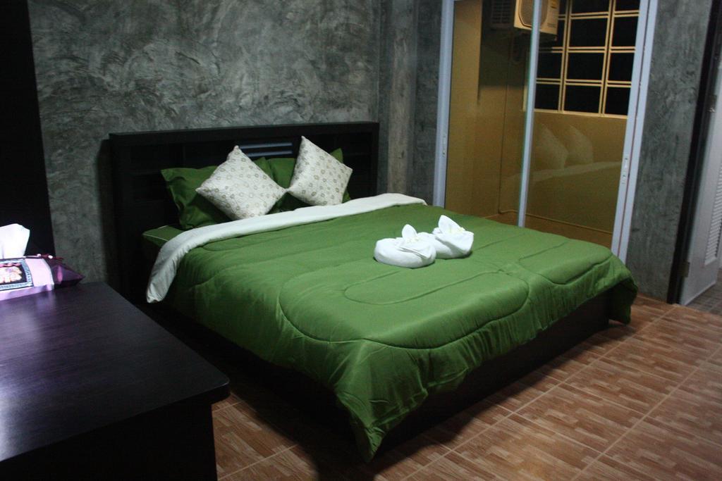 Bansappoori Aparthotel Lamphun Bagian luar foto