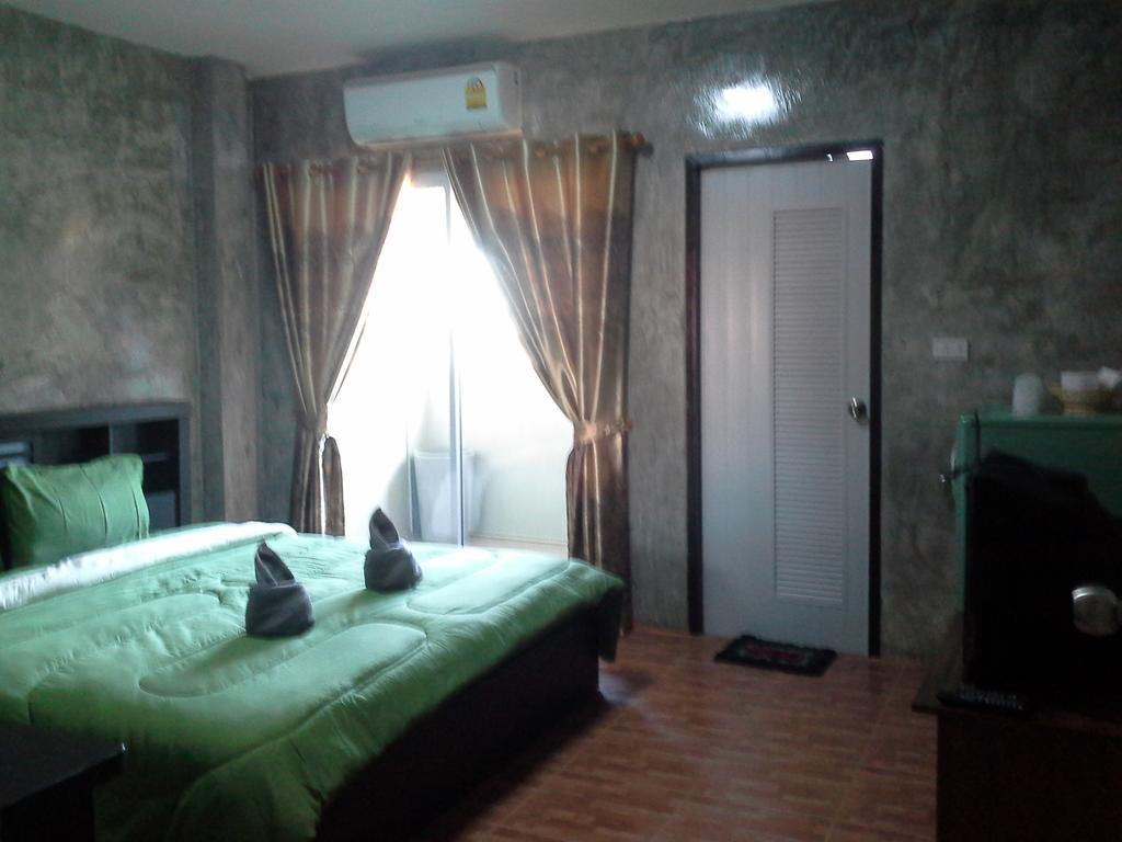 Bansappoori Aparthotel Lamphun Bagian luar foto